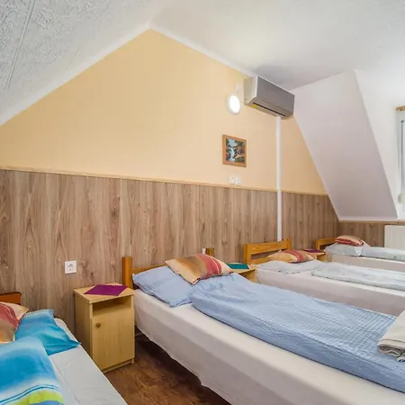 Fueredi Apartman Tiszafured Exterior photo